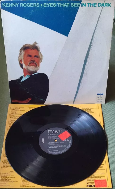 LP Kenny Rogers - Eyes That See In The Dark VG+/VG+